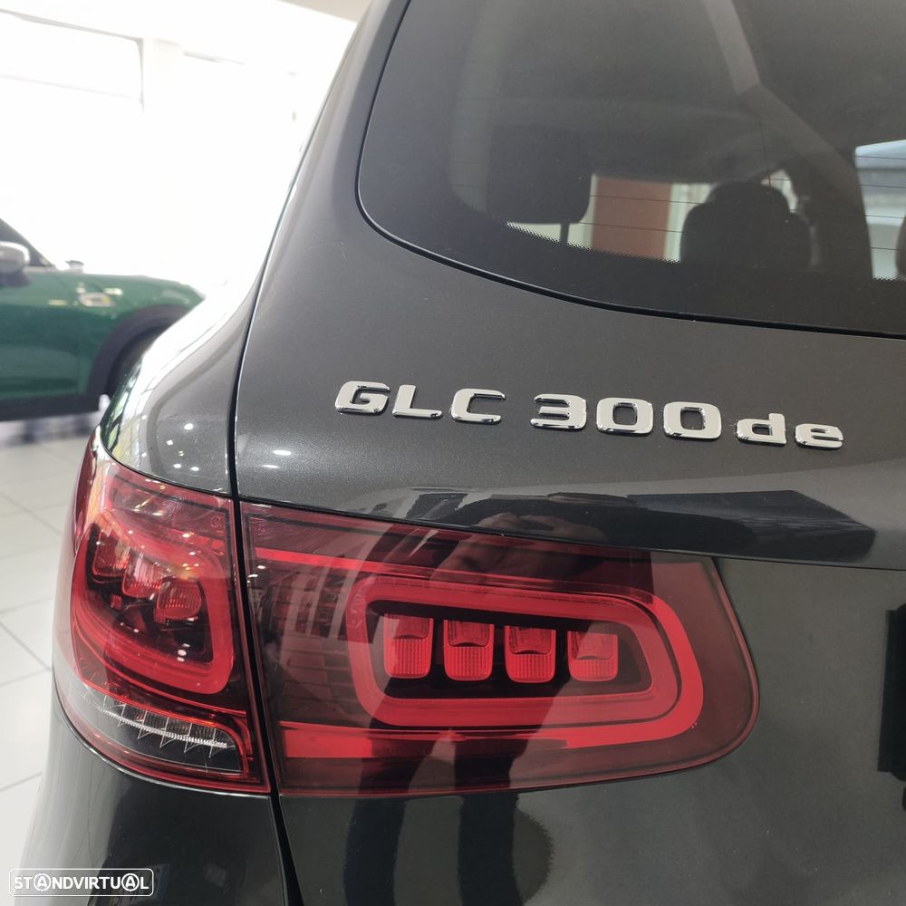 Mercedes-Benz GLC 300 de 4Matic 9G-TRONIC AMG Line - 14