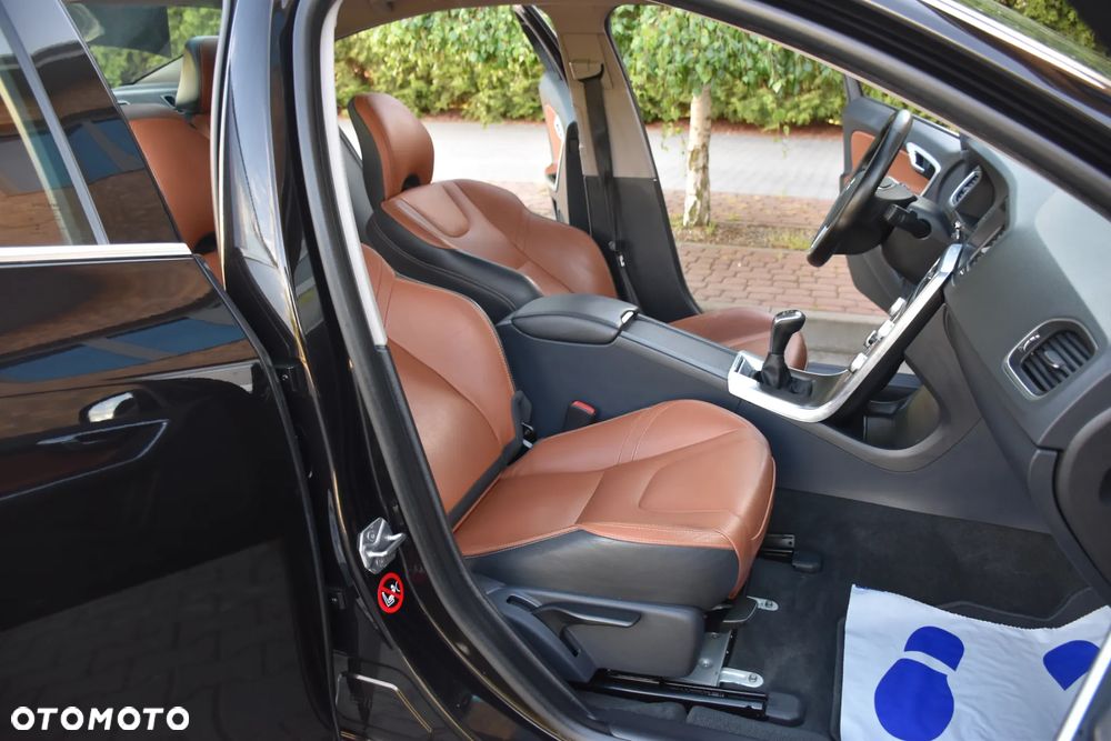 Volvo S60 D3 Summum - 11