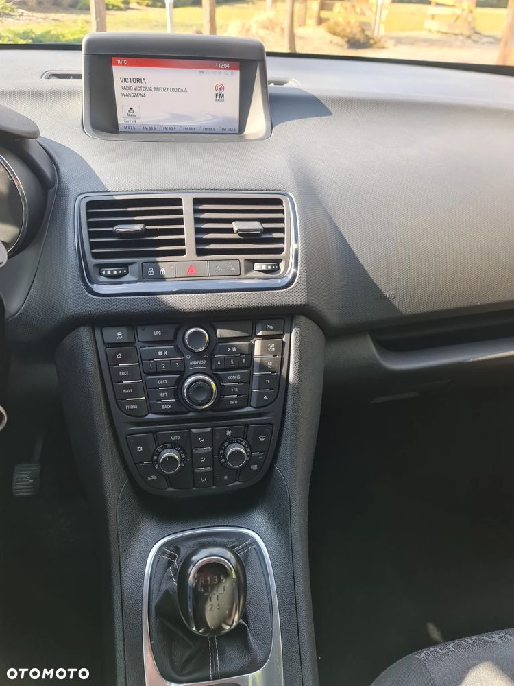 Opel Meriva 1.4 T Design Edition S&S - 18