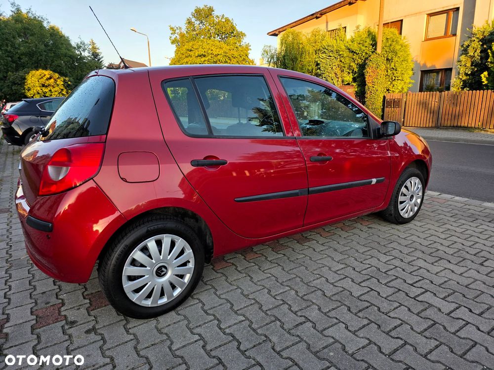 Renault Clio - 2