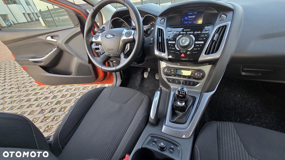 Ford Focus 1.6 EcoBoost Titanium - 19