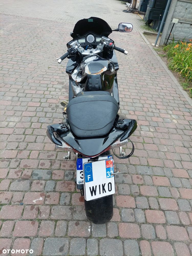 Honda VFR - 4
