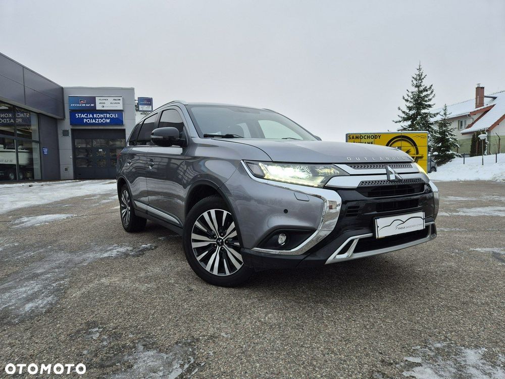 Mitsubishi Outlander - 3