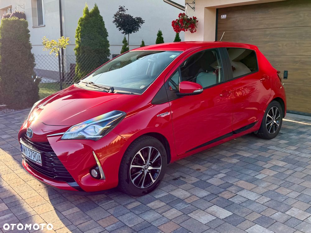 Toyota Yaris Hybrid 100 Sol - 2
