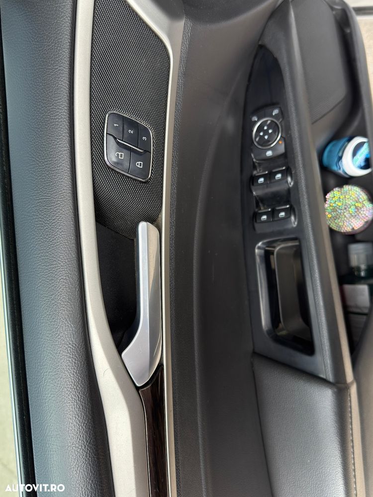Ford Fusion - 5