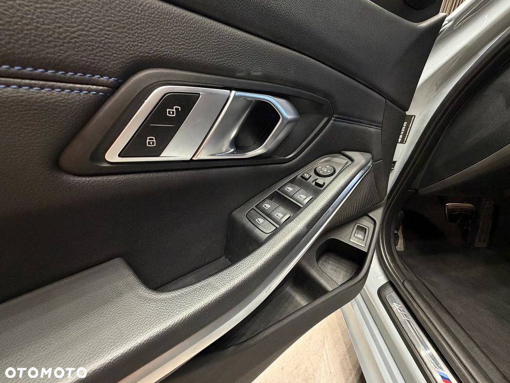 BMW Seria 3 320d xDrive MHEV M Sport sport - 16