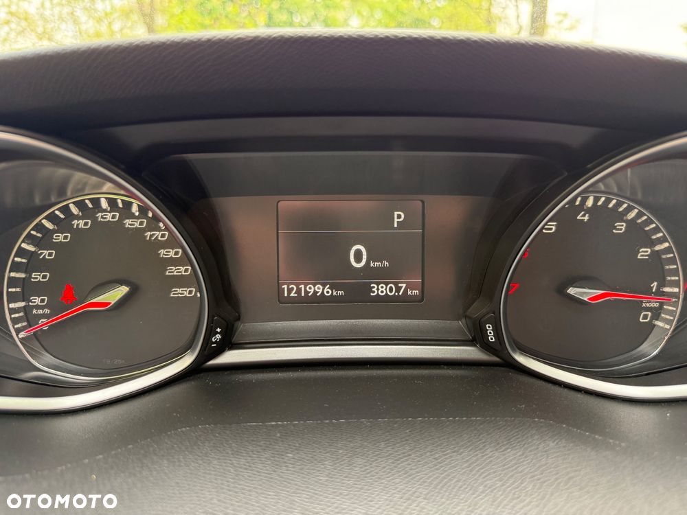 Peugeot 308 PureTech 130 GPF EAT8 Stop & Start Allure Pack - 18