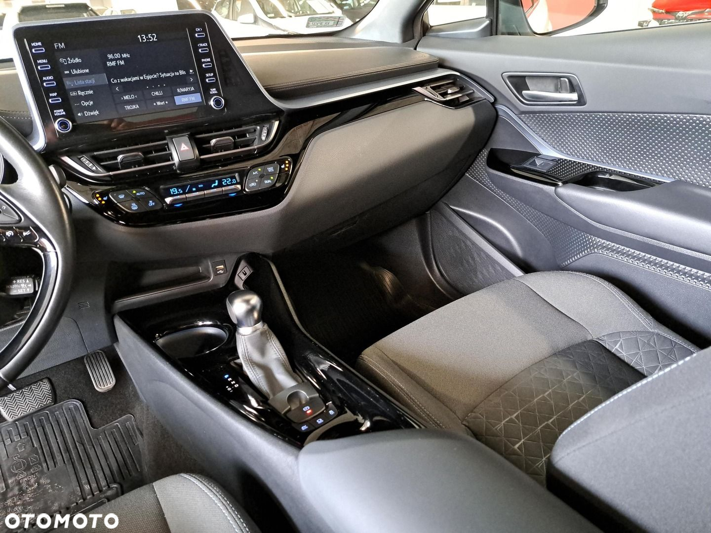 Toyota C-HR - 26