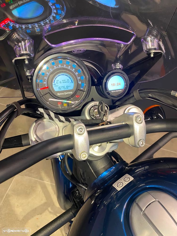Royal Enfield Super Meteor 650 - 11