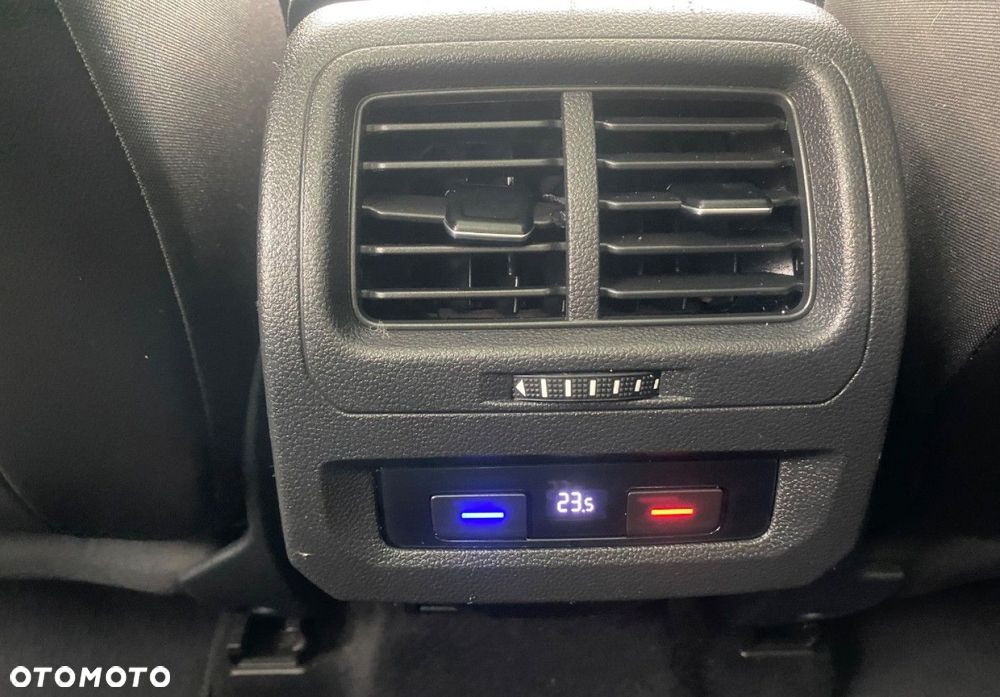 Volkswagen Touran 2.0 TDI SCR Comfortline - 13