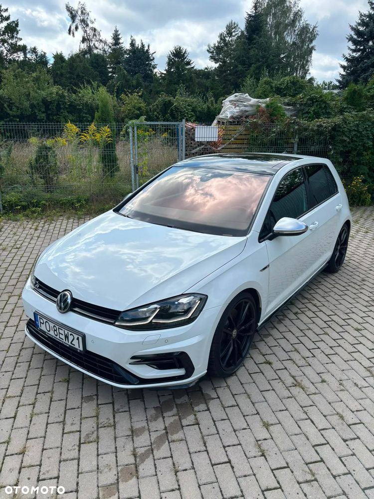 Volkswagen Golf - 22