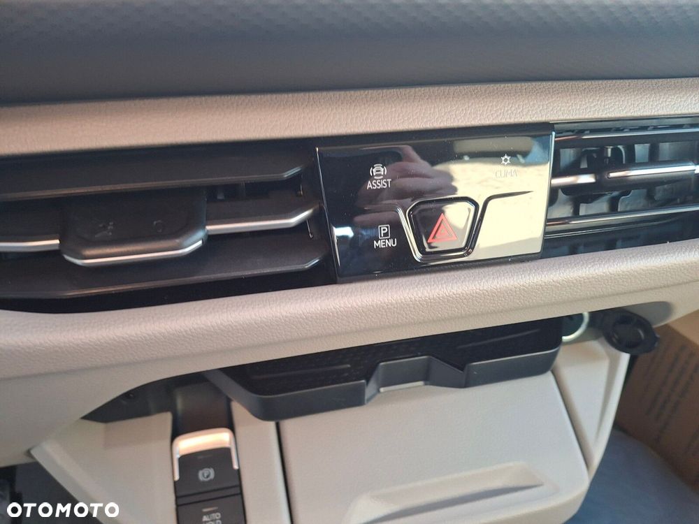 Volkswagen Multivan - 24