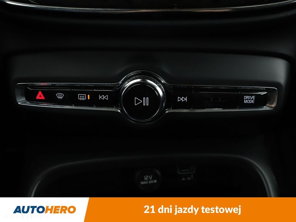 Volvo XC 40 D3 AWD - 26