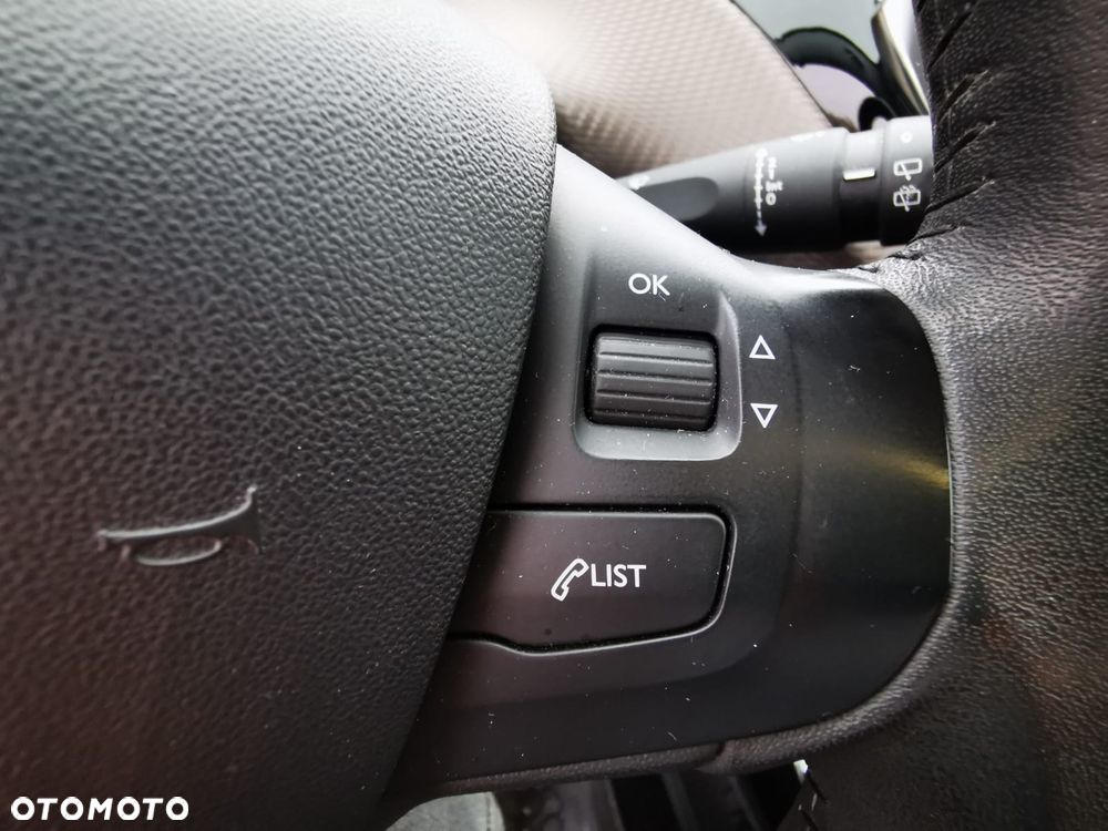 Peugeot 2008 1.2 Pure Tech Active - 27