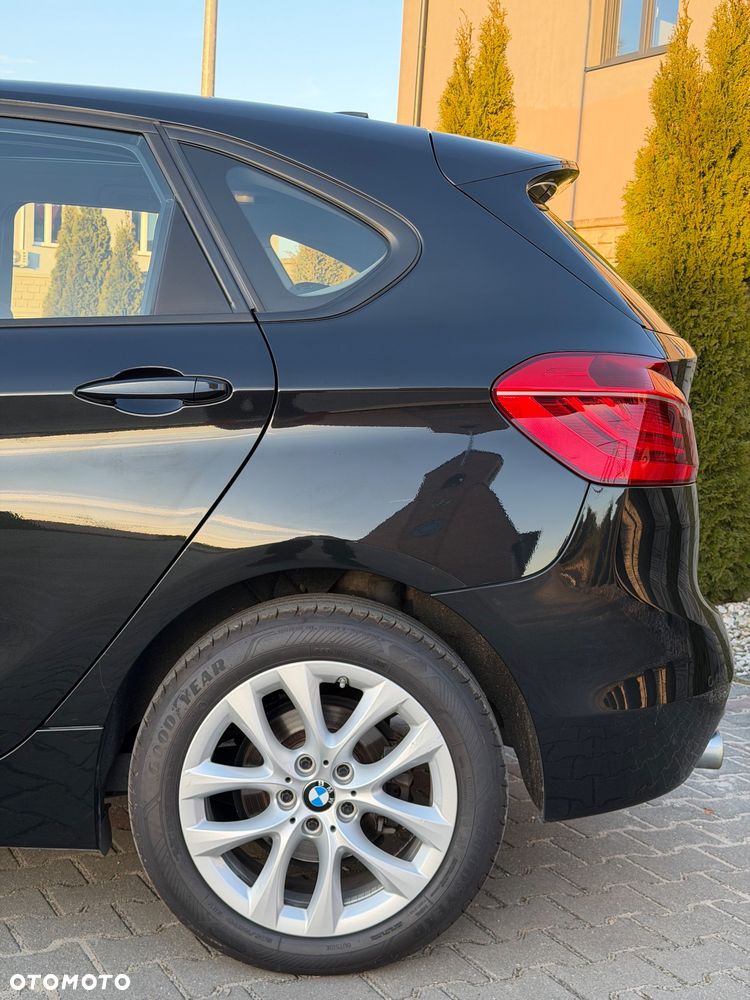 BMW Seria 2 218d - 14