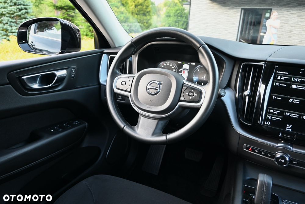 Volvo XC 60 B4 D Geartronic Momentum - 24