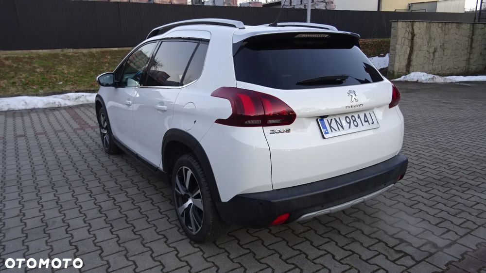 Peugeot 2008 1.2 Pure Tech GPF Allure S&S EAT6 - 8