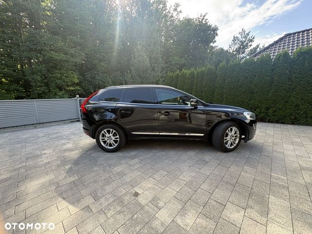 Volvo XC 60 D5 AWD Momentum - 6