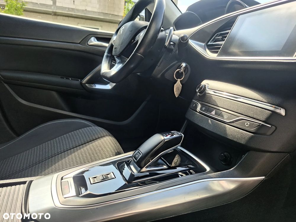 Peugeot 308 BlueHDi FAP 130 EAT8 Stop & Start Allure - 11