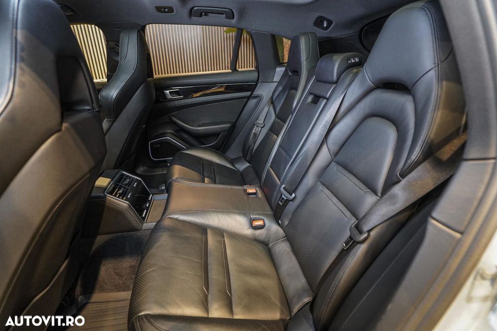 Porsche Panamera - 21