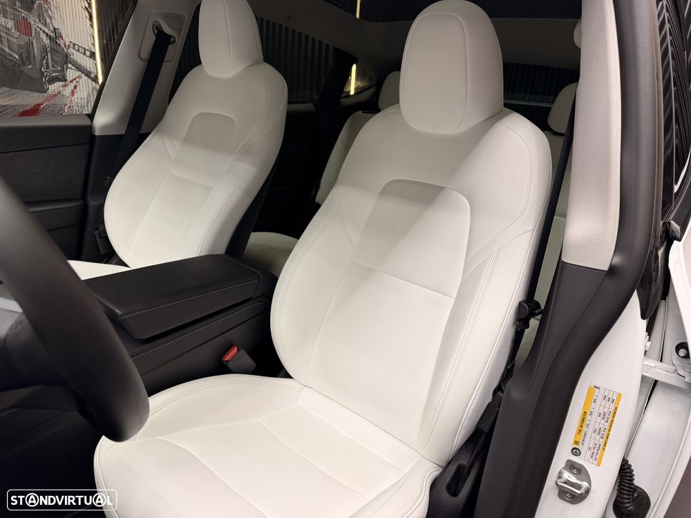 Tesla Model Y RWD - 12