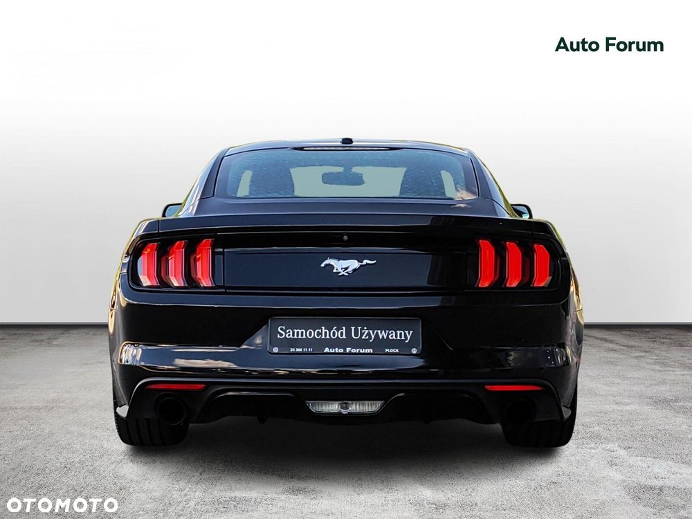 Ford Mustang - 4