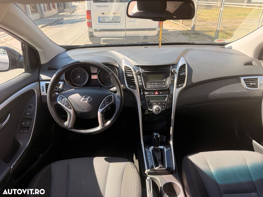 Hyundai i30 ver-1-6-crdi-automatik-comfort - 7