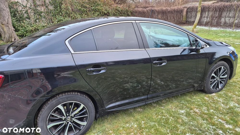 Toyota Avensis 1.8 Premium - 5