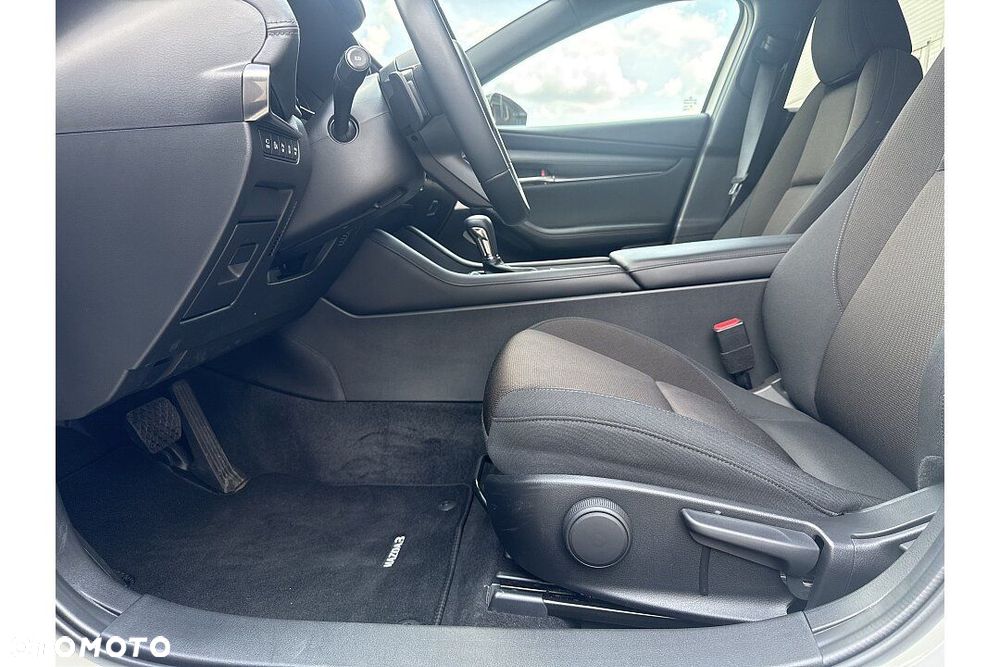 Mazda 3 - 8