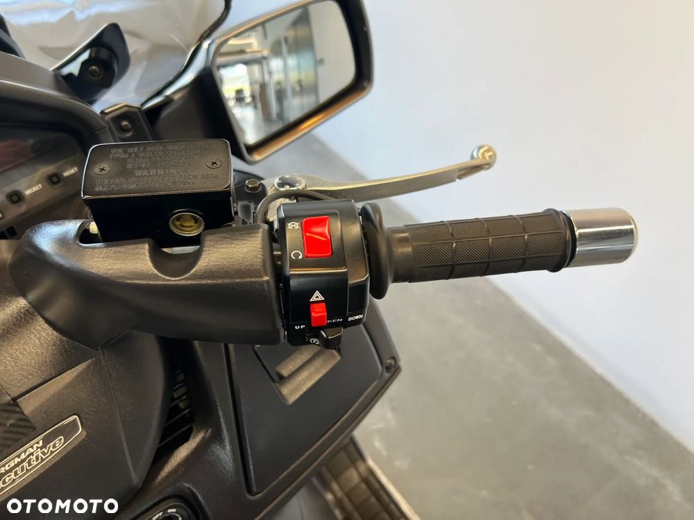 Suzuki Burgman - 11