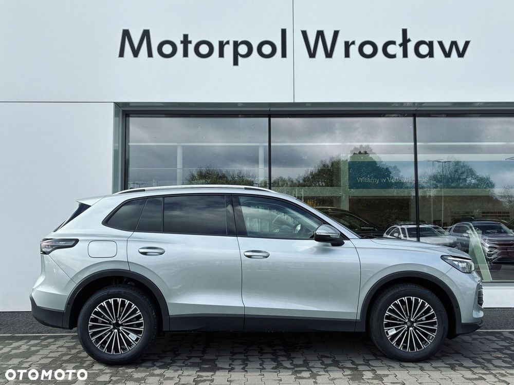 Volkswagen Tiguan - 11