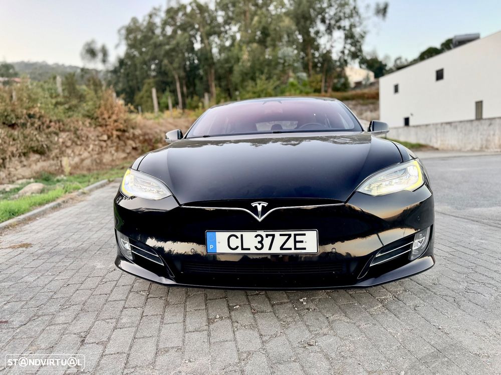 Tesla Model S - 23