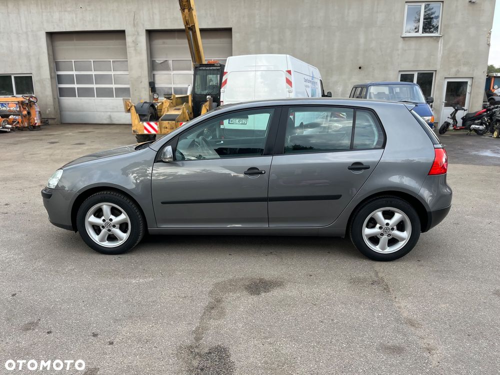 Volkswagen Golf - 5