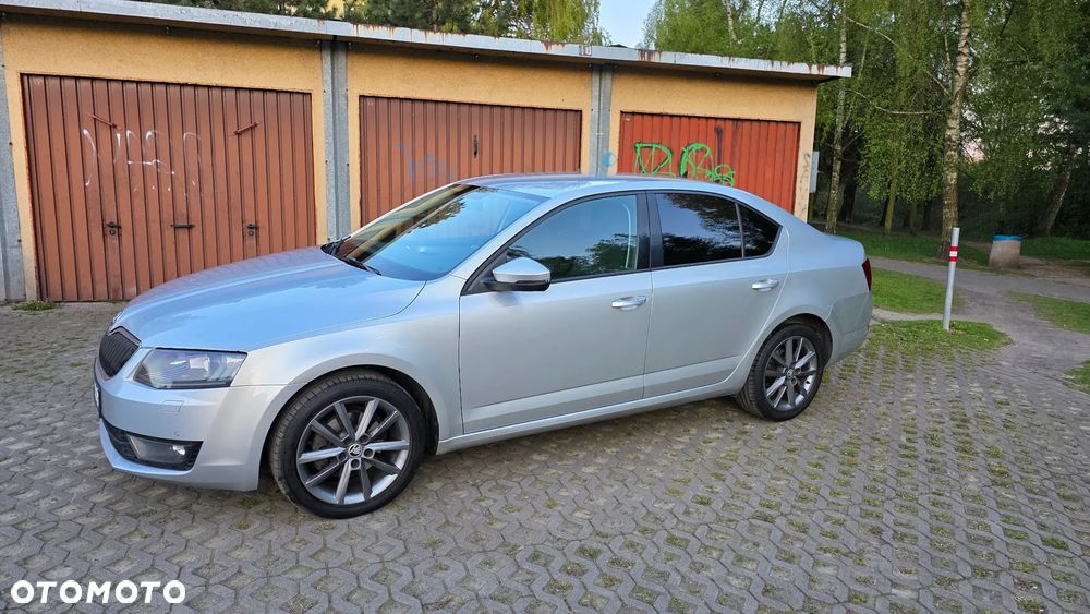 Skoda Octavia 2.0 TDI Style DSG - 2