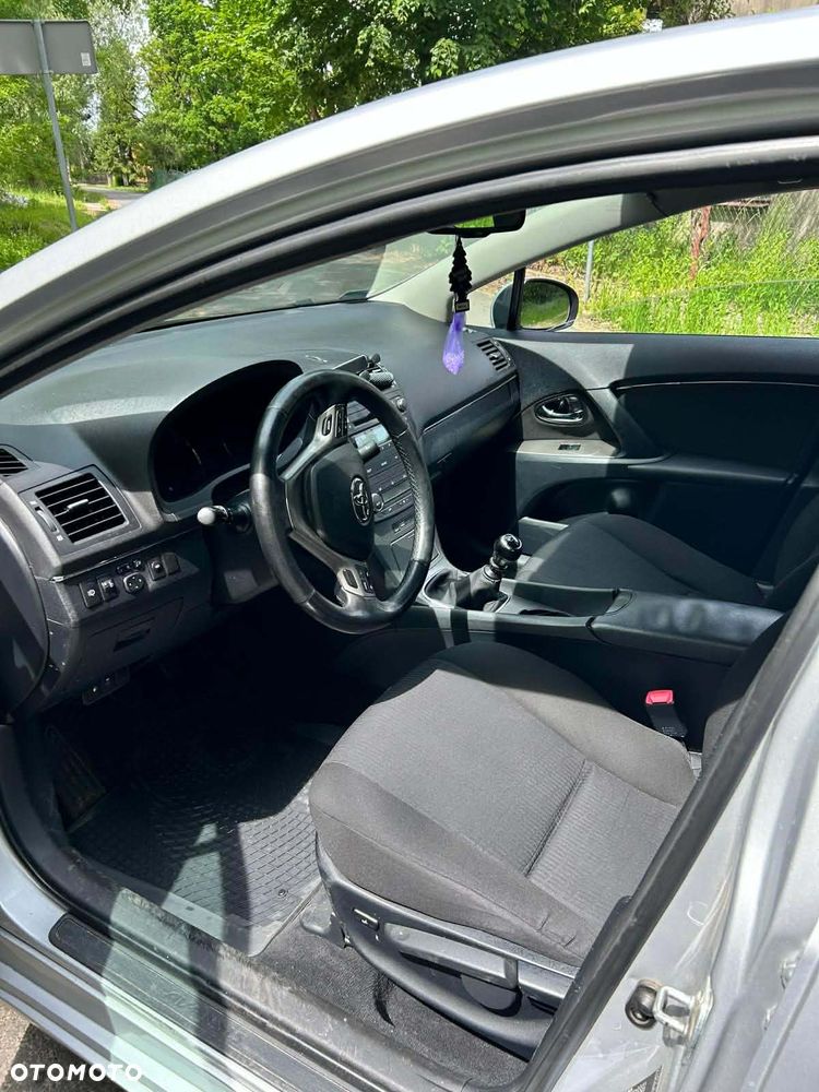 Toyota Avensis 1.8 Sol - 6
