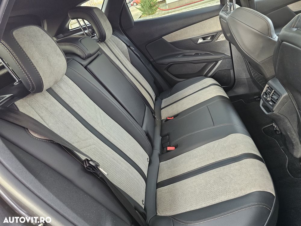 Peugeot 3008 PHEV 300 EAT8 4X4 GT - 9