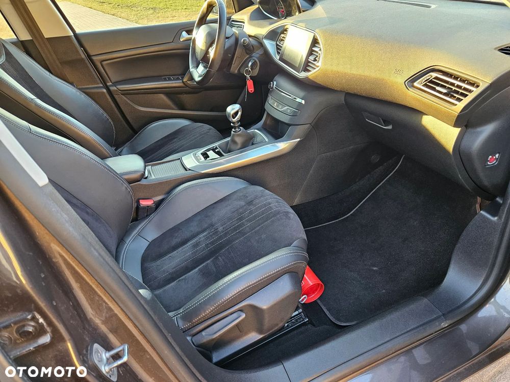 Peugeot 308 PureTech 130 GPF Black Edition - 6