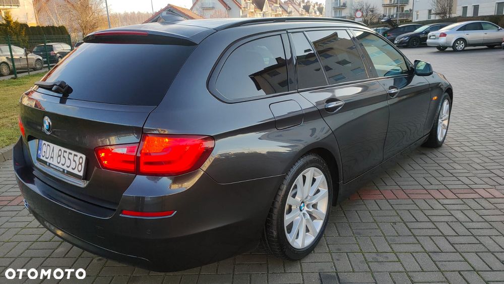 BMW Seria 5 525d Sport-Aut - 4