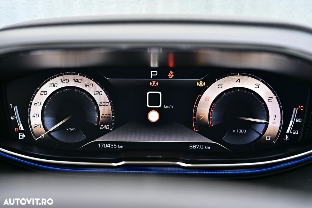 Peugeot 3008 1.2 PureTech 130 EAT8 GT - 24