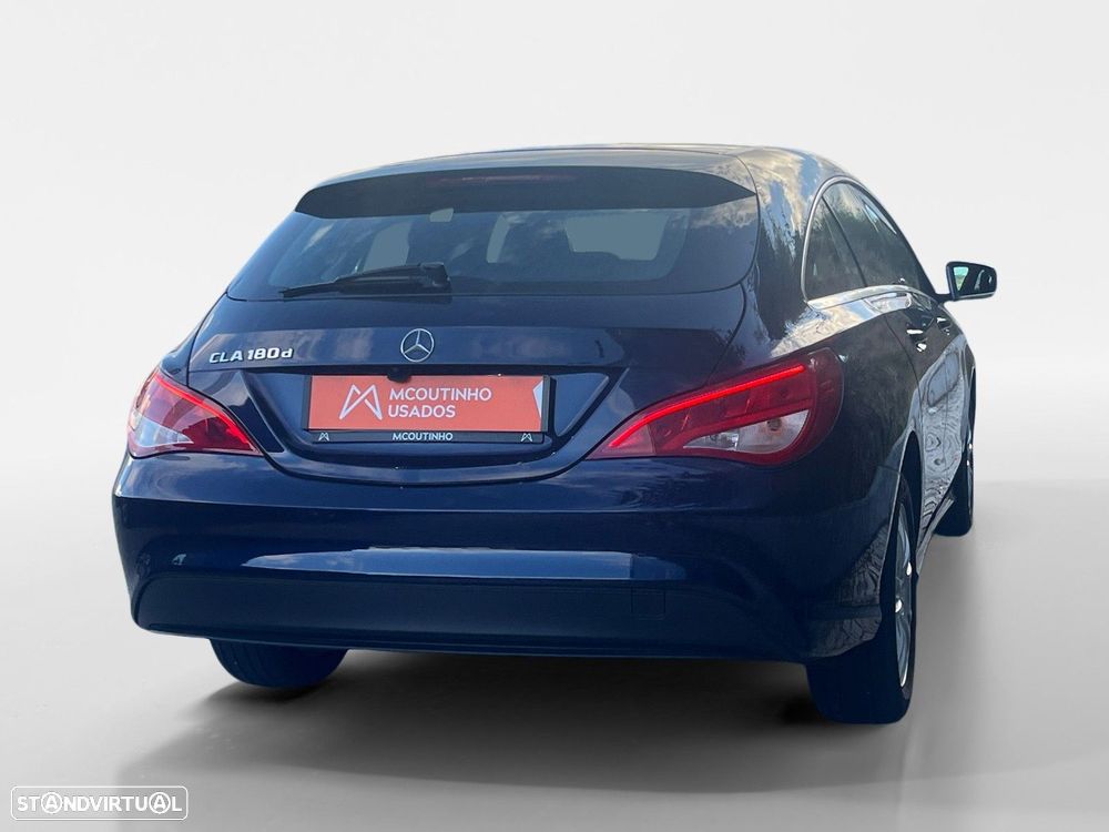 Mercedes-Benz CLA 180 d Shooting Brake AMG Line - 5