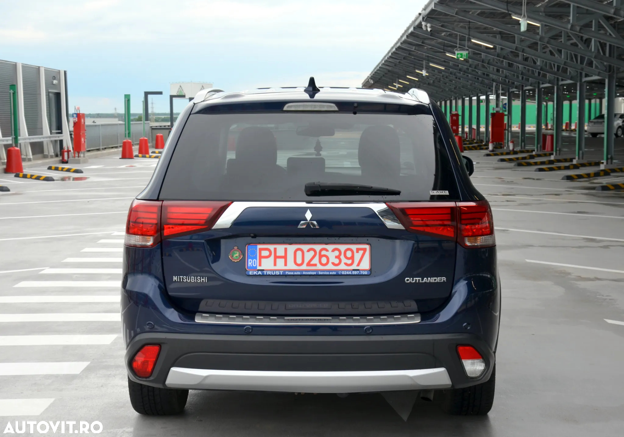 Mitsubishi Outlander 2.2 DI-D 4WD Automatik Diamant Edition+ - 9
