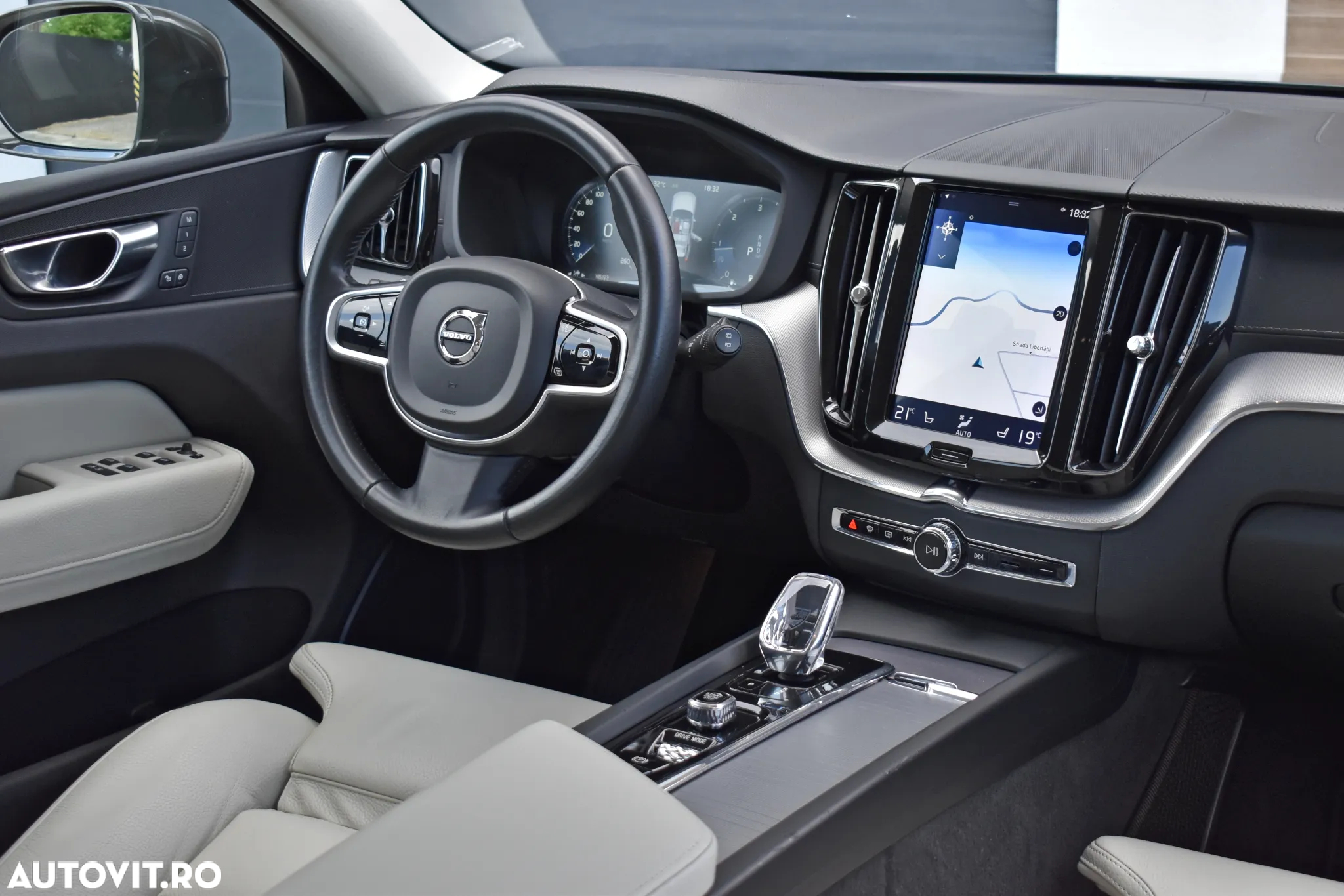 Volvo XC 60 B4 MHEV AT8 AWD Inscription - 12