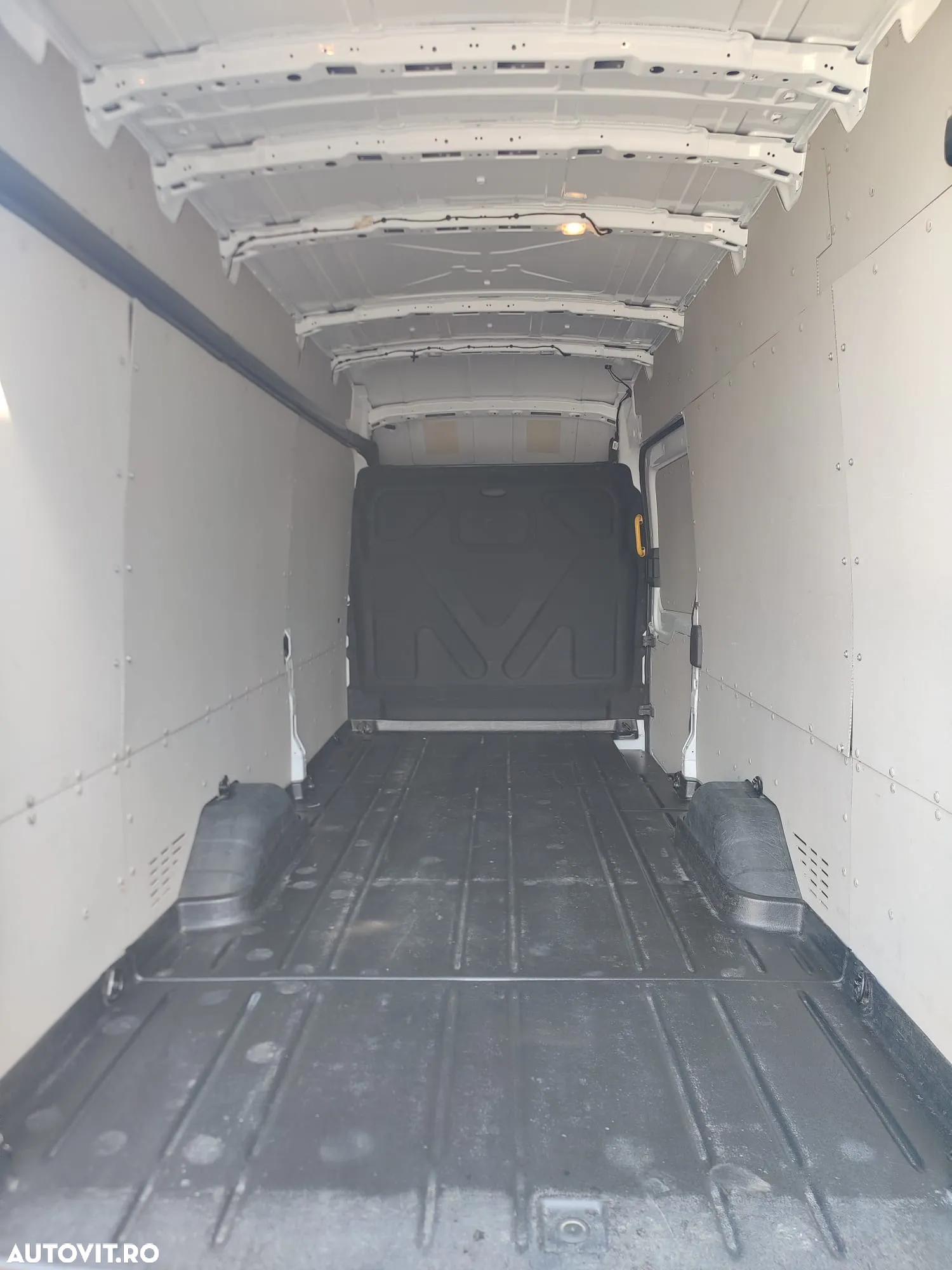 Ford Transit 350 2.0 EcoBlue 130 CP L4 DCIV RWD Trend - 3
