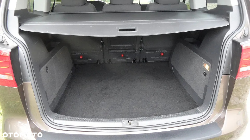 Volkswagen Touran 2.0 TDI DPF Highline DSG - 17