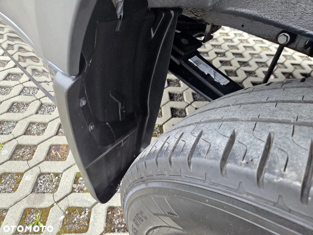 Mercedes-Benz Sprinter - 20