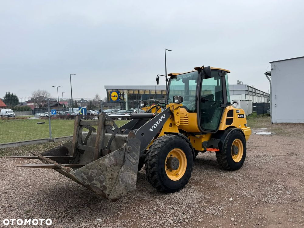 Volvo L 28 F - 2