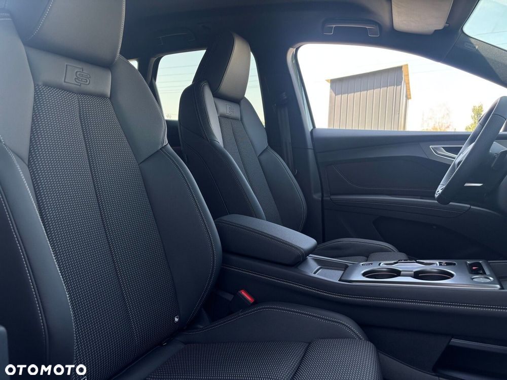 Audi Q4 e-tron - 17