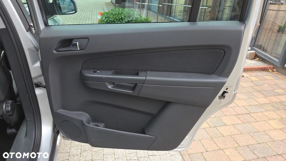 Opel Zafira 1.8 Family Plus - 29