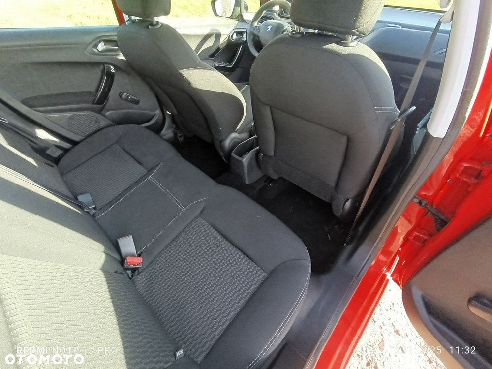 Peugeot 208 - 13