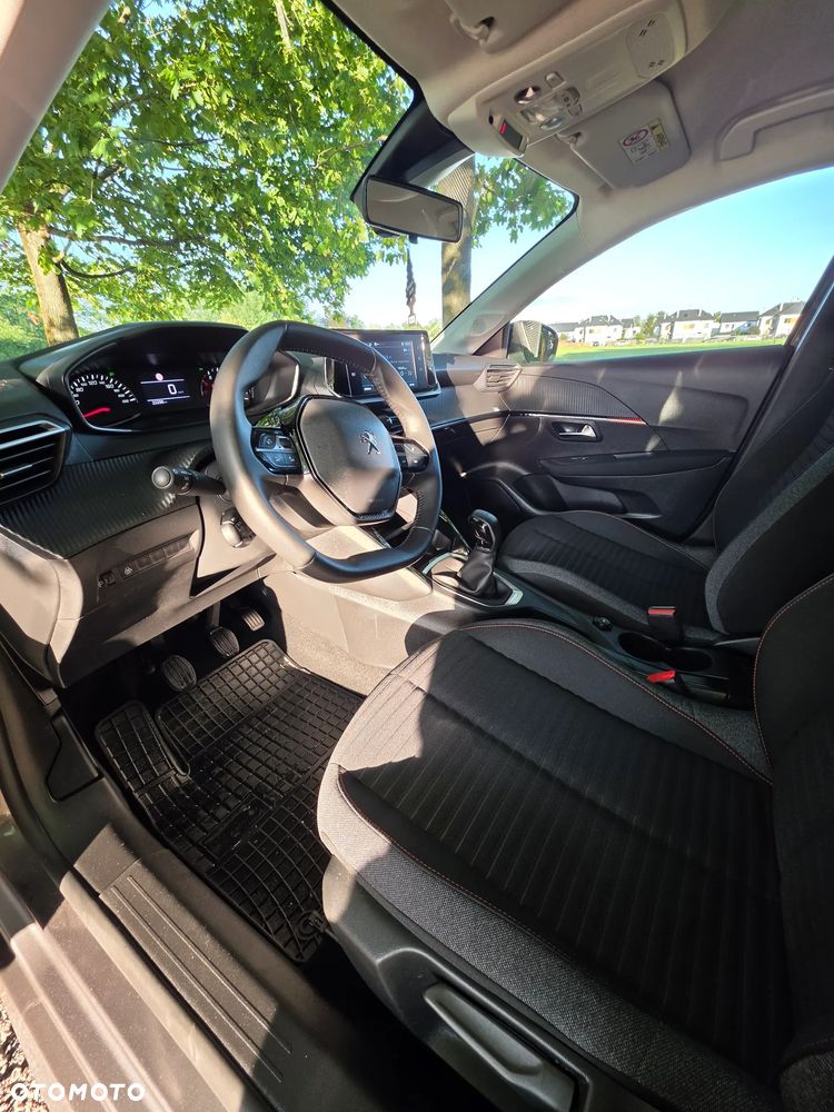 Peugeot 208 - 5